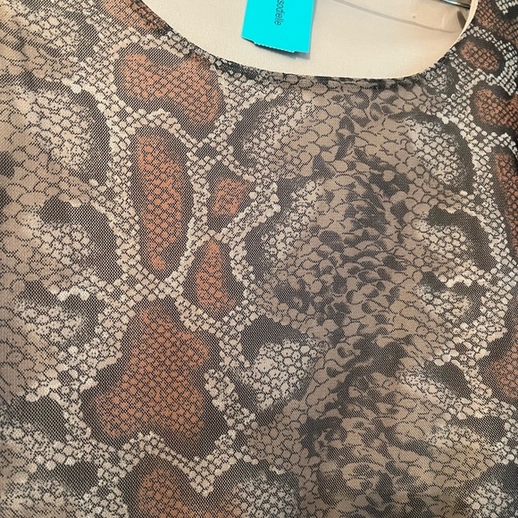 Rhapsodielle SNAKE PRINT MESH LONG SLEEVE CROP TOP Sz M Women - Picture 5 of 8